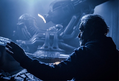 New Alien: Covenant Set Photo & Happy Birthday Ridley !