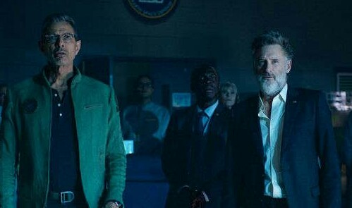 Goldblum and Pullman are back in new Independence Day: Resurgence movie still!