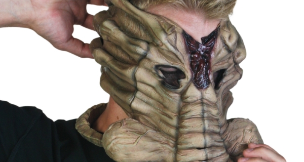 GIVEAWAY: Enter to WIN an Alien Facehugger mask for Halloween here on Alien-Covenant.com!