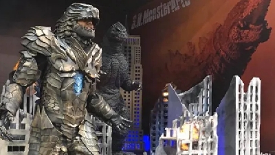 Cosplayer crafts impressive Godzilla armor costume!