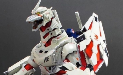 Gundam meets Godzilla with this Kiryu fusion model!