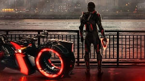Introducing the Light Skimmer – A new Vehicle in Tron: Ares