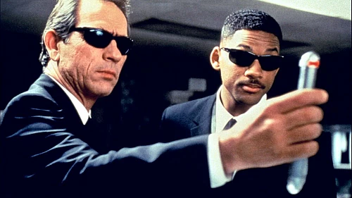 New Men in Black Movie in production, Chris Bremner to write the script!