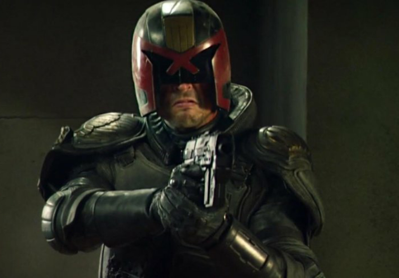 Sadly no, there is not a Judge Dredd TV series starring Karl Urban in development at Amazon.