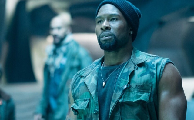 Trevante Rhodes shares new The Predator movie still!