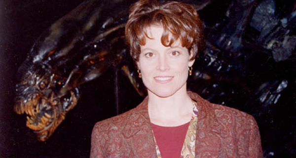 UK Aliens Comic: Alien War Sigourney Weaver Interview 1994