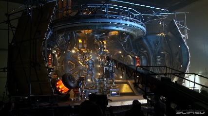 Pacific Rim: Oversized Robot Sets Featurette