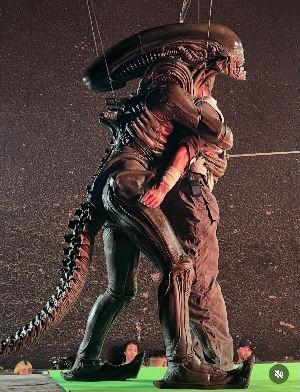 Alien: Earth Xenomorph suit BTS