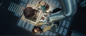 Kirsh dissects an Alien egg