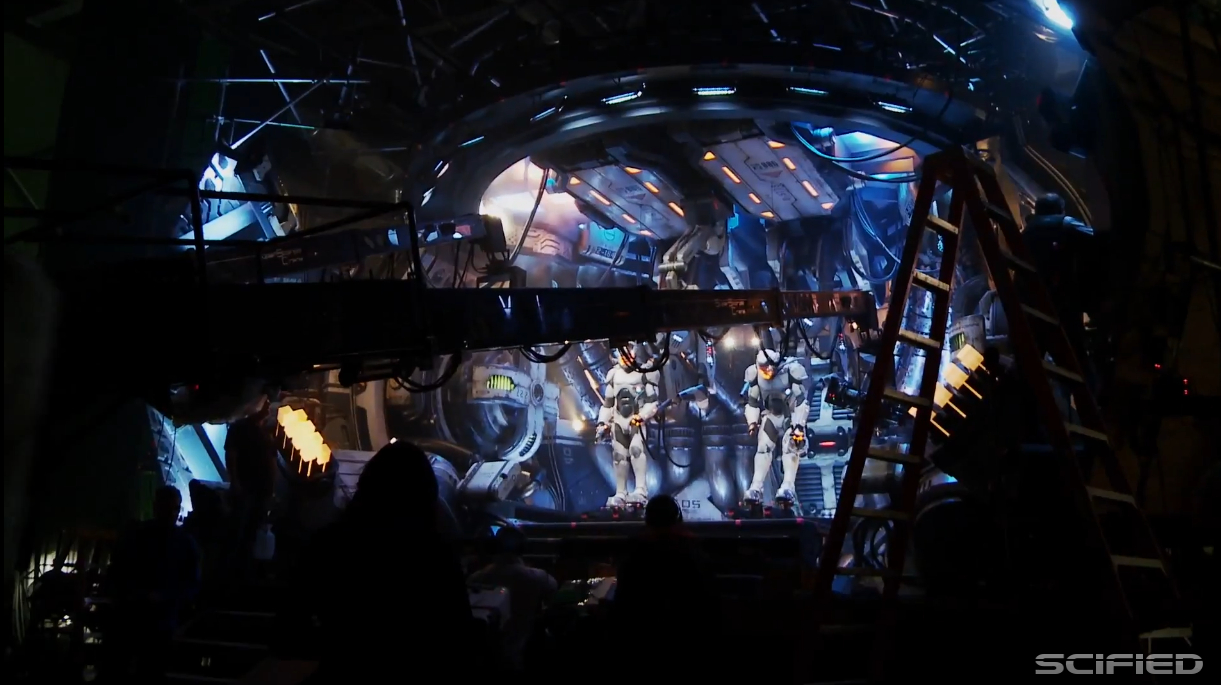 Pacific Rim: Oversized Robot Sets Featurette