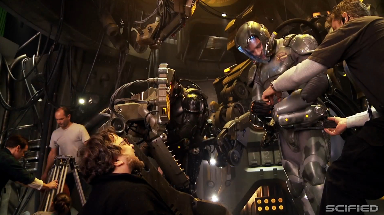 Pacific Rim: Oversized Robot Sets Featurette