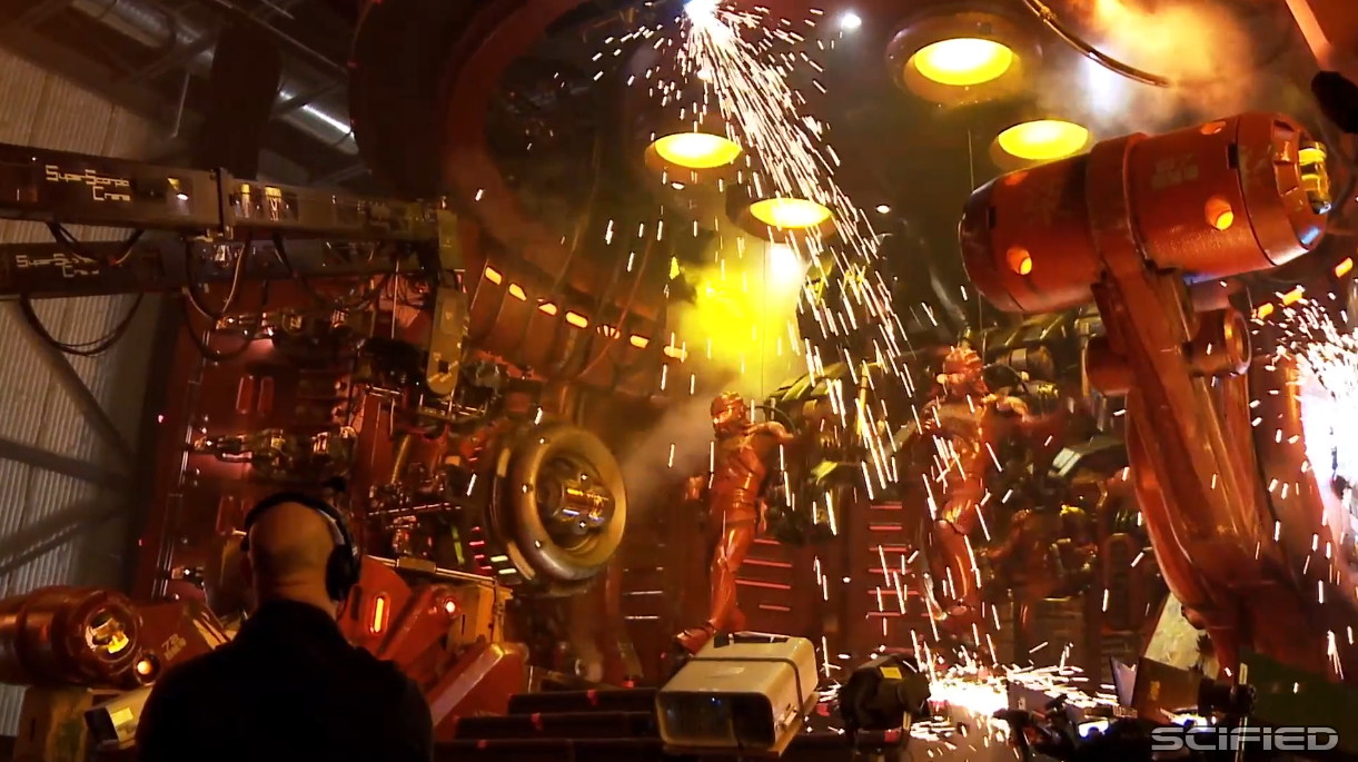 Pacific Rim: Oversized Robot Sets Featurette