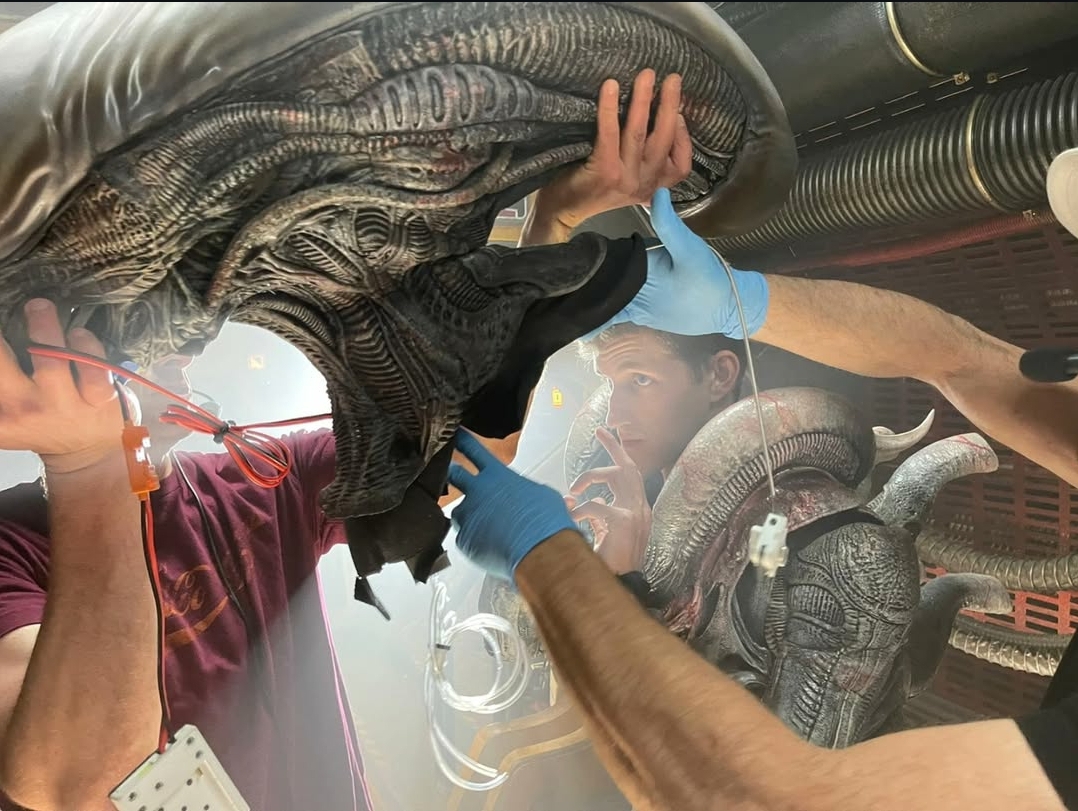 Alien: Romulus Xenomorph suit BTS