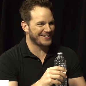 Chris Pratt re-creates Jeff Goldblum's laugh from Jurassic Park in this hilarious Jurassic World Interview!