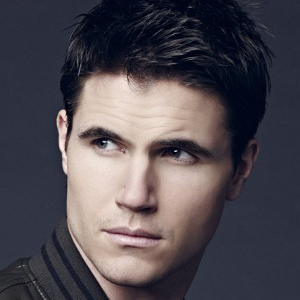 Robbie Amell from The Flash is joining the X-Files!