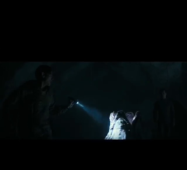 Trailer 1 Facehugger Scene