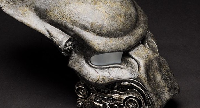 Coolprops awesome life-size Alien and Predator busts!