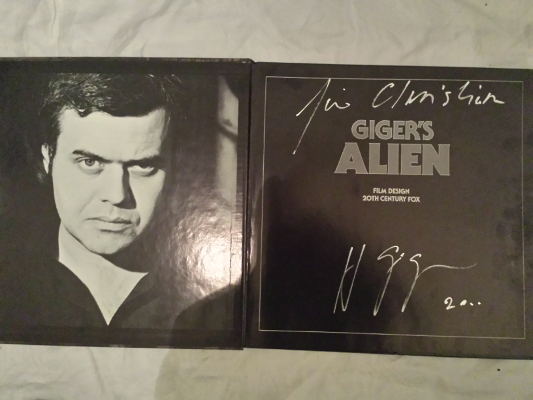 Selling my signet and inscripted Artbook Giger's Alien