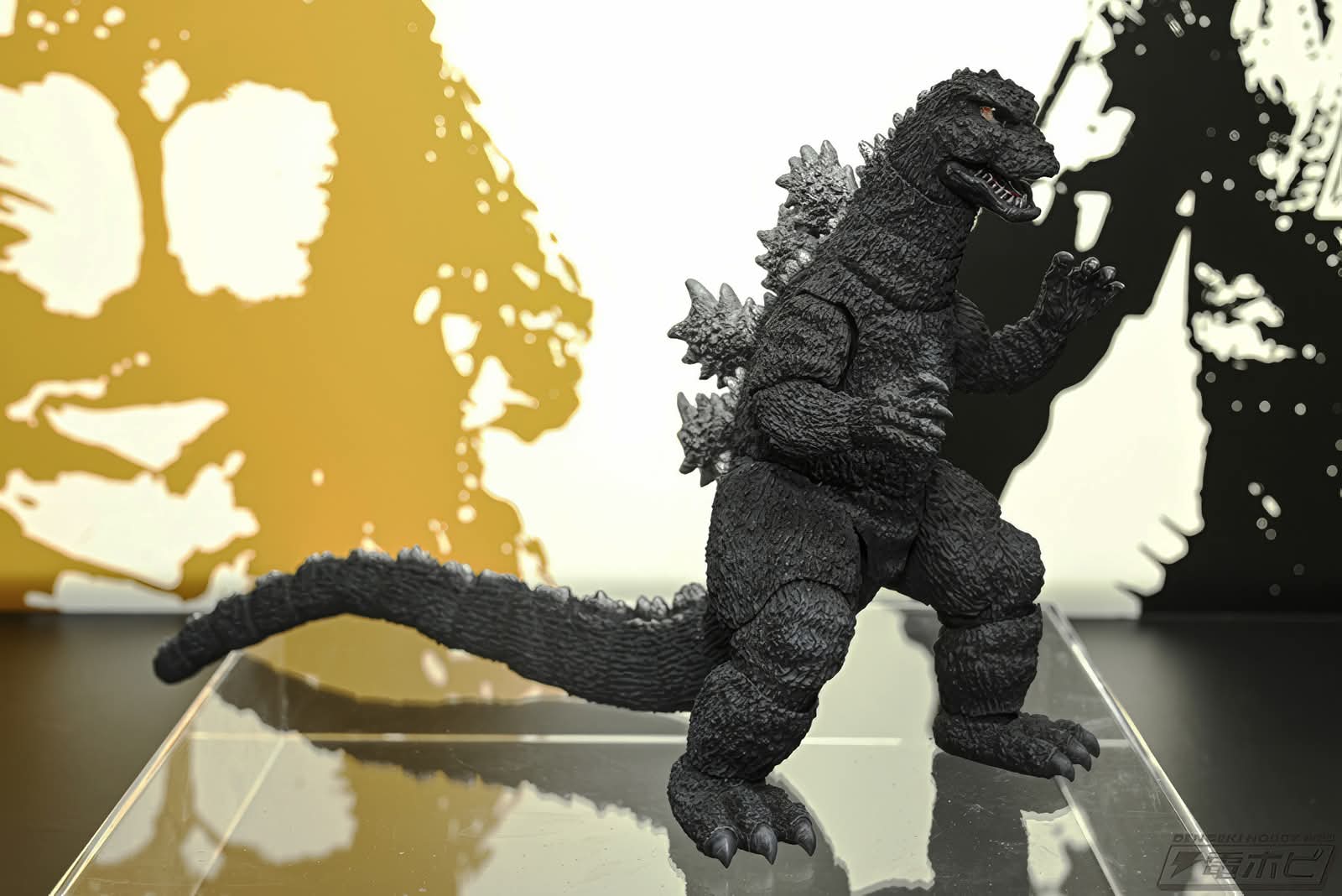 Image for S.H. MonsterArts preview new upcoming 1975 figure!