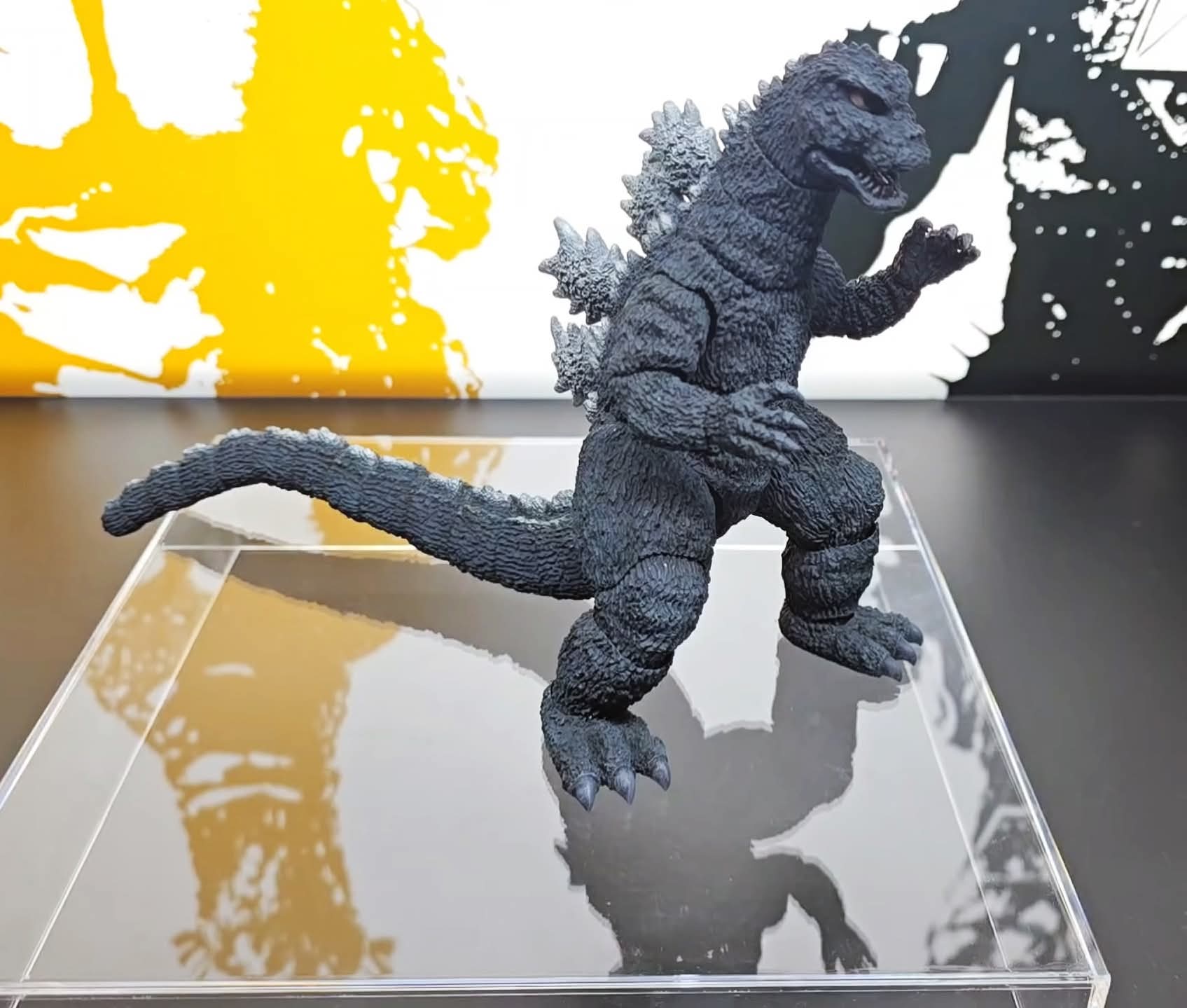 Image for S.H. MonsterArts preview new upcoming 1975 figure!