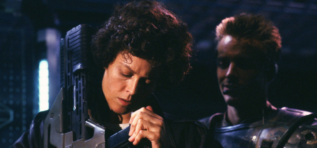 Sigourney Weaver and Michael Biehn in Aliens