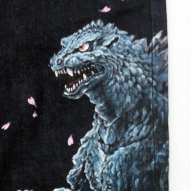 New Godzilla Store, Jeans, Statue, and More!