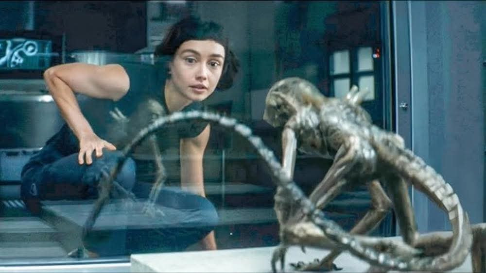 Wendy with the Xenomorph